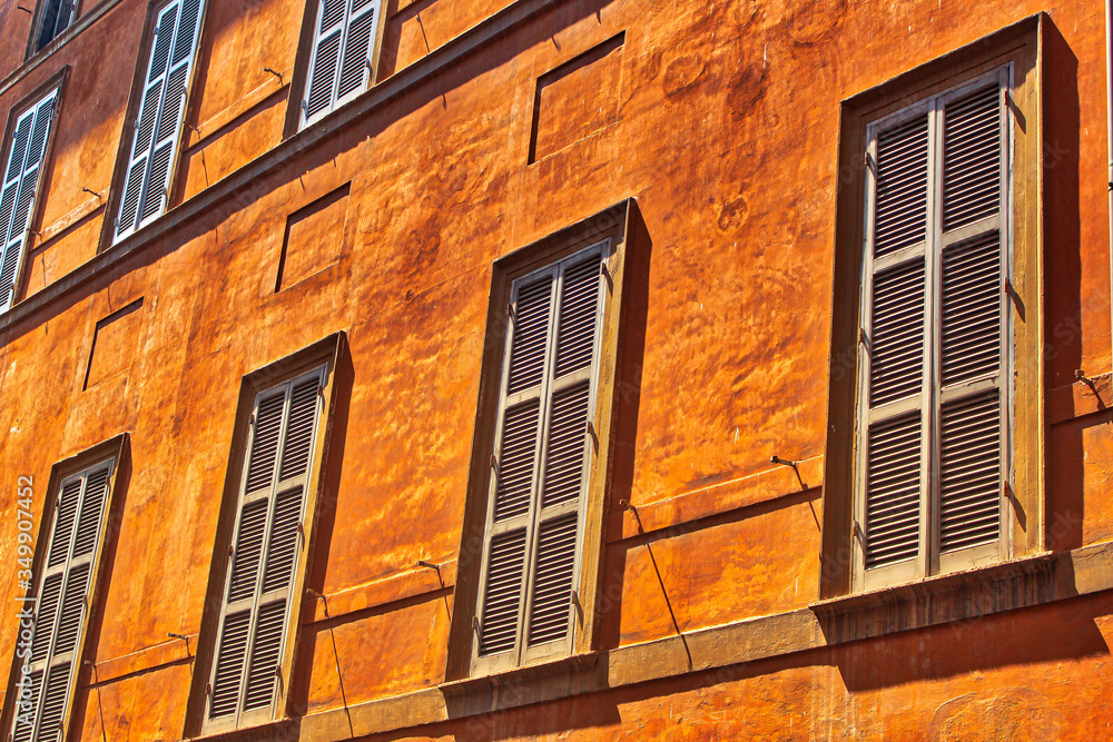 Obraz premium Windows in Rome