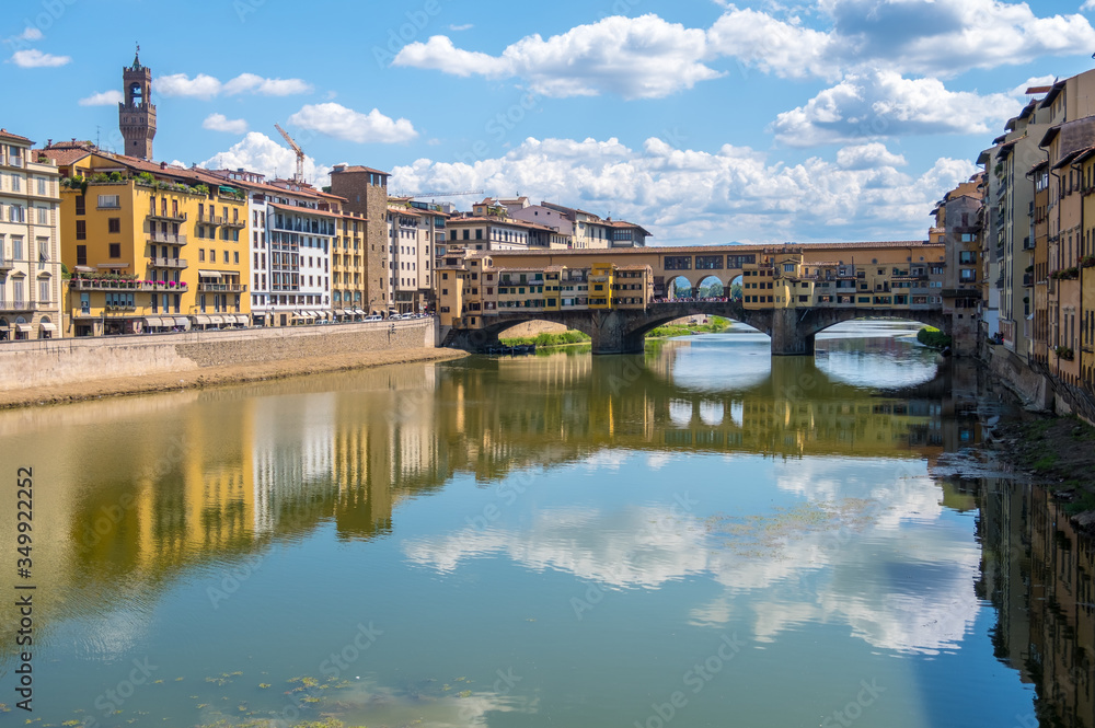 Fototapeta premium View of Ponte Vecchio and Arno River in Florence, Italy