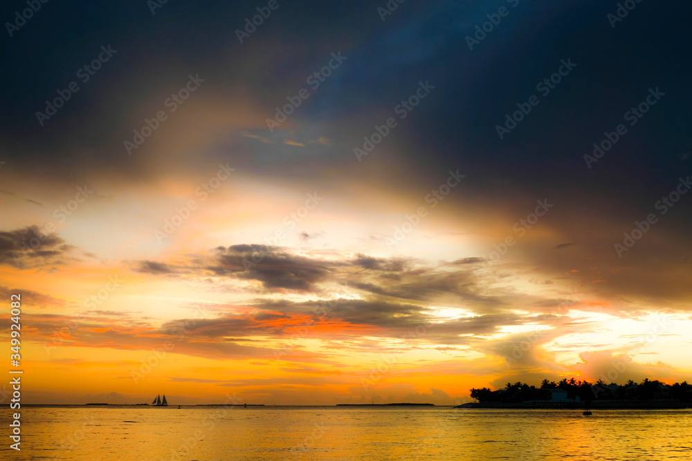 INCREDIBILE TRAMONTO A MALLORY SQUARE, KEY WEST INCREDIBILE TRAMONTO A MALLORY SQUARE, KEY WEST