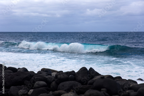 Waves of Atlantic ocean bre...