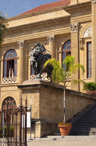 León, teatro massimo, Palermo