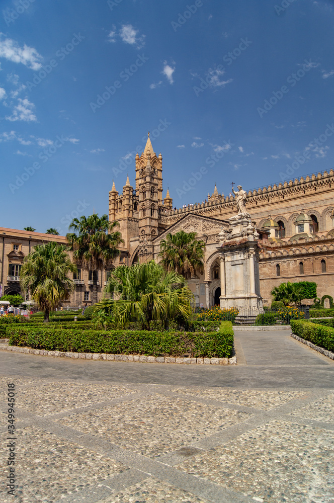 Fototapeta premium Monumento Santa Rosalia, Catedral de Palermo