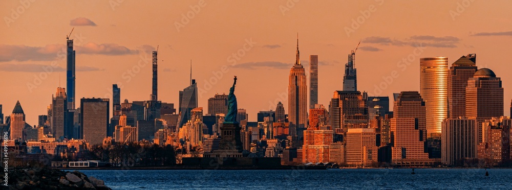 Fototapeta New York City downtown skyline sunset