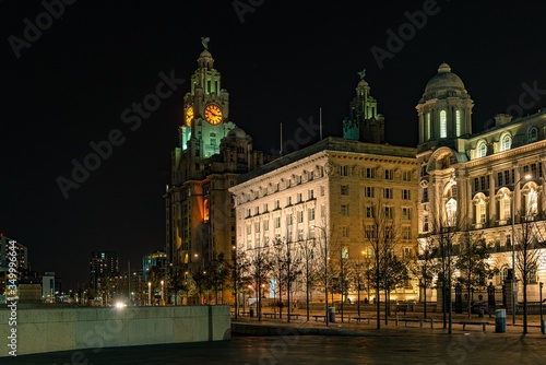 Fototapeta Naklejka Na Ścianę i Meble -  Liverpool city center cityscape night