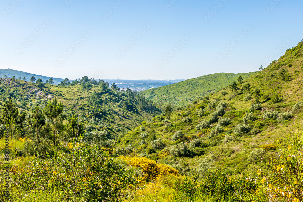 Scenic view of the mountain range of Aire and Candeeiros. Fórnea and Alvados area. Portugal