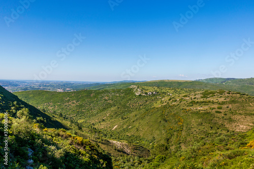Scenic view of the mountain range of Aire and Candeeiros. Fórnea and Alvados area. Portugal