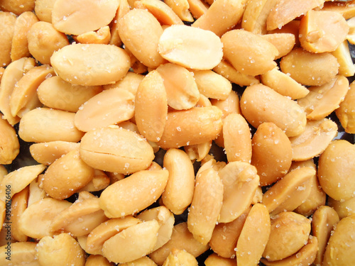 roasted peanuts background