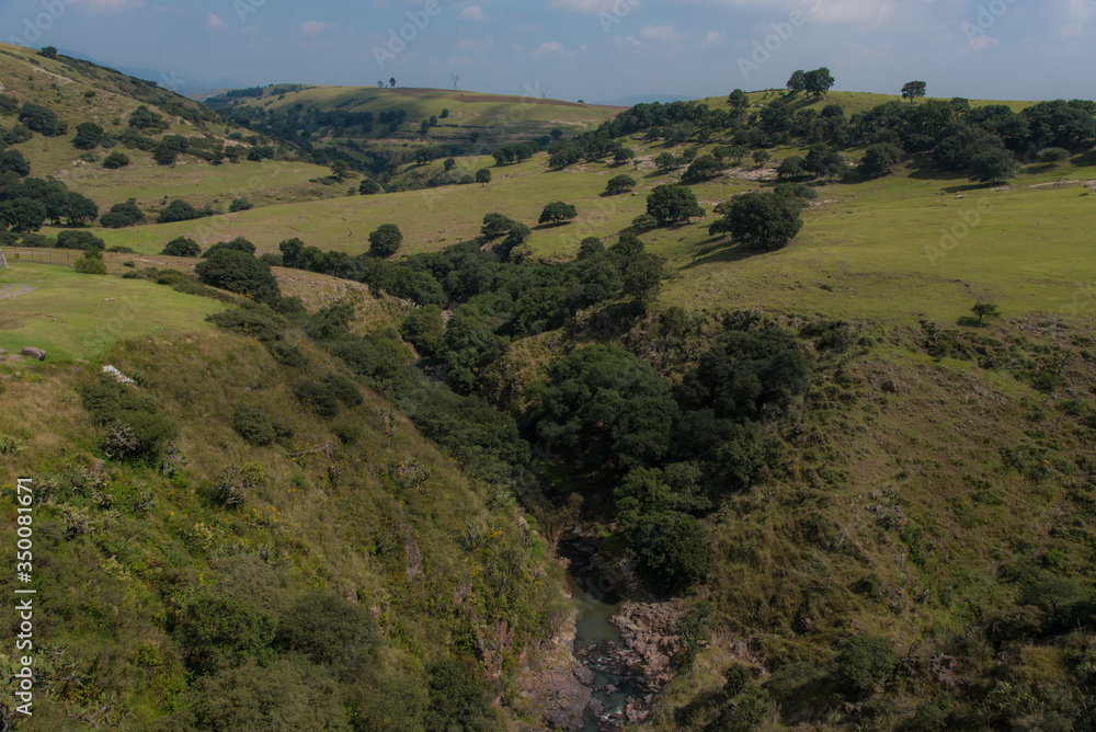 Fototapeta premium Arcos de Sitio ecological park, In Mexico, Tepotzotlán where you can practice ecotourism and family activities on the beautiful green areas, environmental