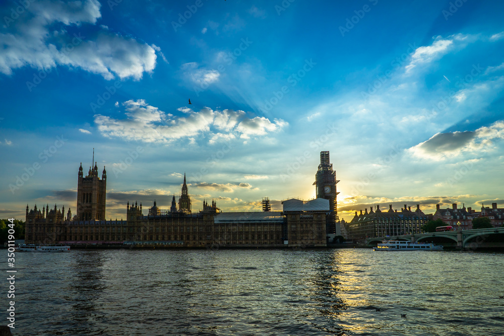 Fototapeta premium Big Ben, Houses of Parliament and Westminster bridge in London, UK.