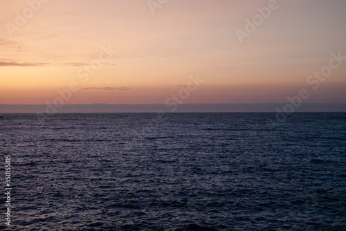Océano Atlántico tras una puesta de sol.