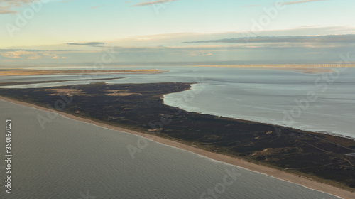 Luftaufnahme von der Nordseeküste und der Insel Sylt © Natascha