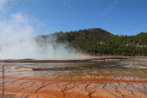 Geyser dans le parc de Yellowstone, Etats-Unis