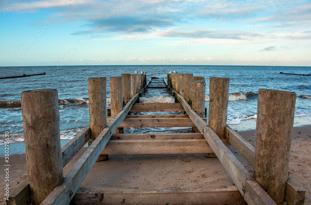 Fototapeta premium Steg in die Ostsee.