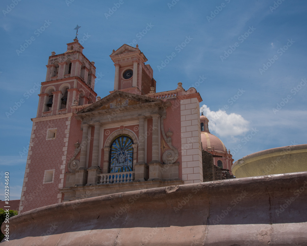 Tequisquian, Queretaro /Mexico - Nov 2017
Parish church of Santa María, in Tequisquiapan Mexican town. Neoclassical style with simple lines and made of pink sandstone
Most visited place in town