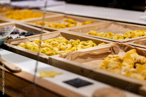 fresh italian italy pasta food market