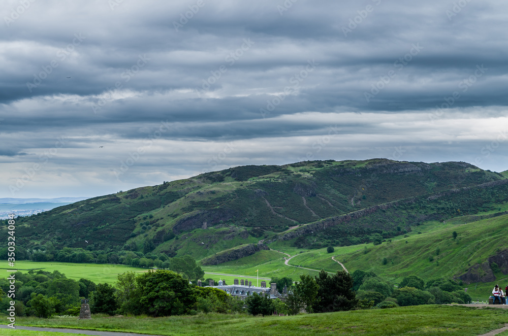 Obraz premium Arthur's Seat from Calton Hill, Edinburgh, Scotland