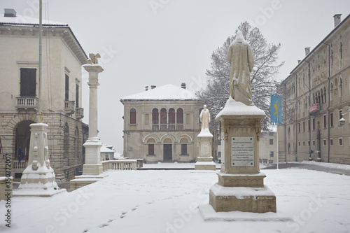 Feltre, piazza maggiore in winter