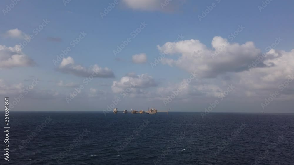 Central processing platform (cpp) in the middle of the ocean on sunny day - upstream industry
Central processing platform (cpp) in the middle of the ocean on sunny day - upstream industry