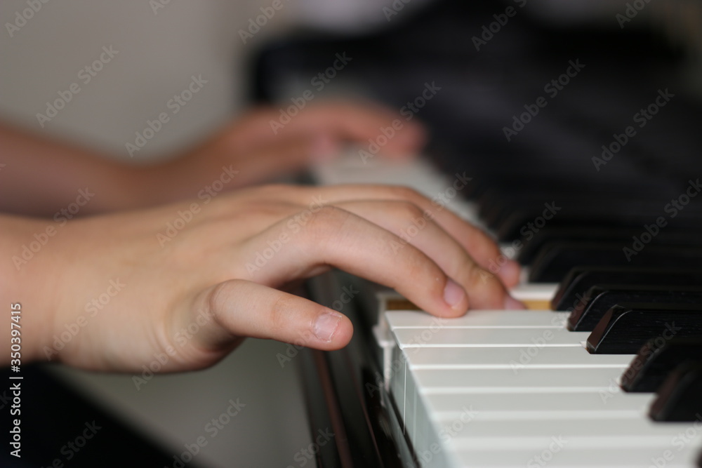Fototapeta premium ピアノの練習