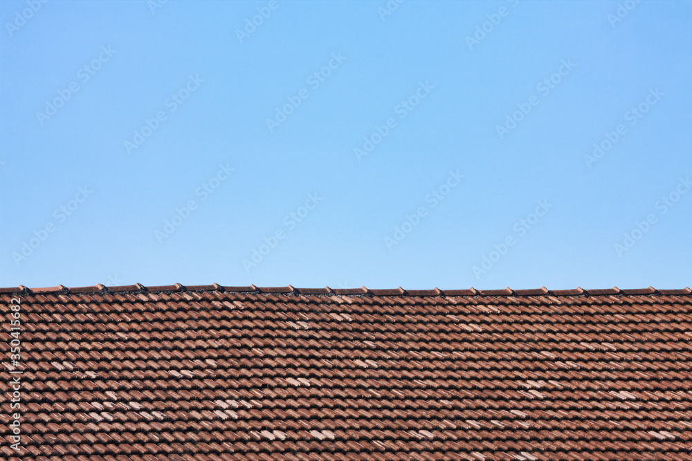 Close-up picture of rooftop and sky