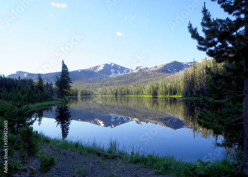 Fototapeta Naklejka Na Ścianę i Meble -  Mountain Lake Reflection