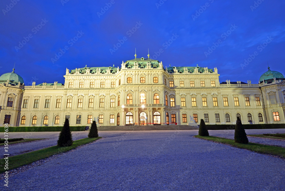 Naklejka premium Upper Belvedere Palace in Vienna