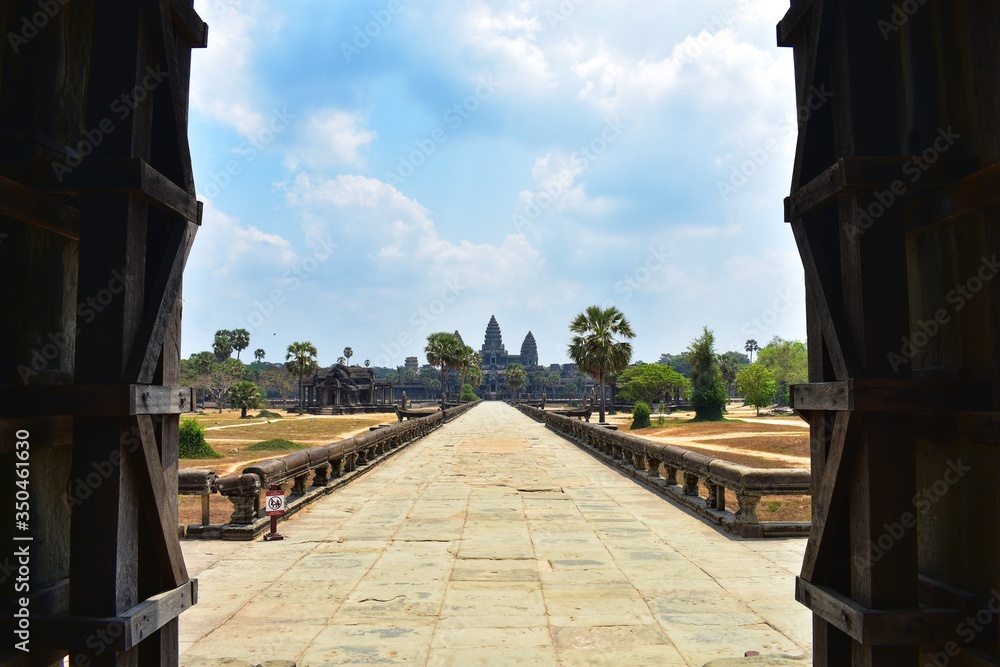 Entrance to Angkor wat