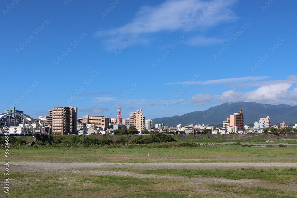 海老名市側から見た厚木市街（神奈川県）