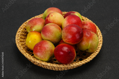 Fototapeta Naklejka Na Ścianę i Meble -  Sweet tasty fresh ripe apricots