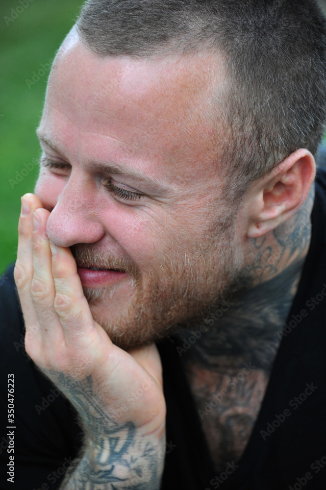 Obraz premium Man smiling