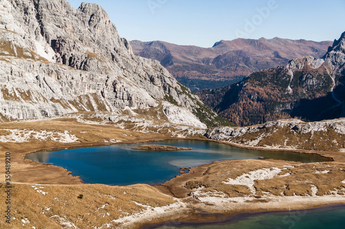 Fototapeta Naklejka Na Ścianę i Meble -  Lake in Tre Cime di Lavaredo National park in South tirol