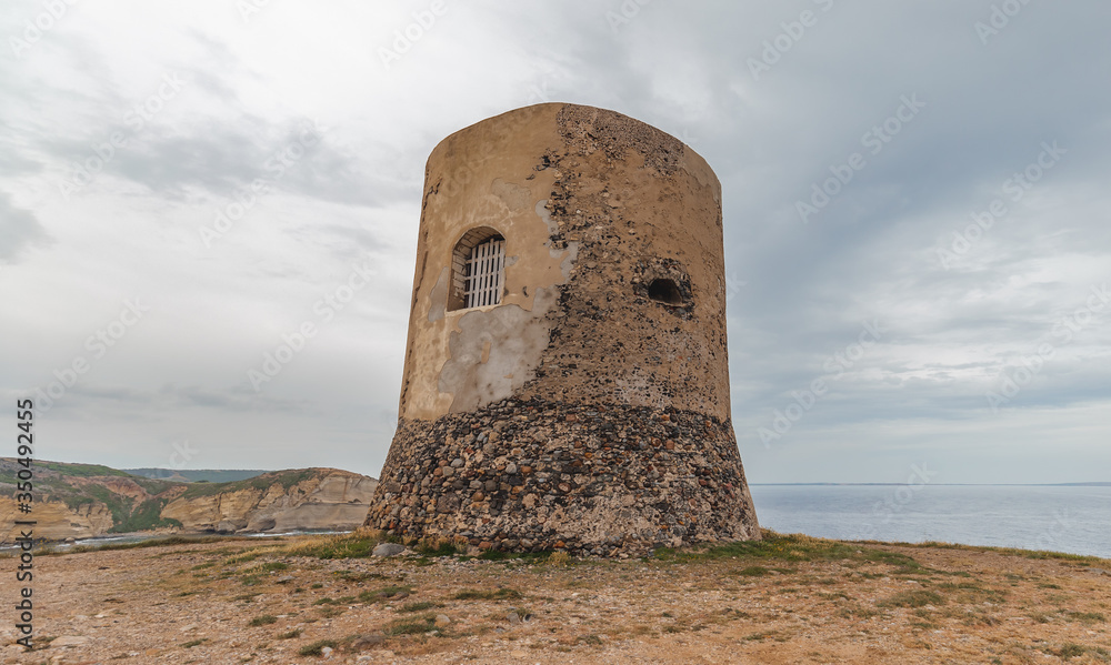 Punta Cagaragas and the promontory of the Pittinuri tower, historic protection of the west coast of Sardinia