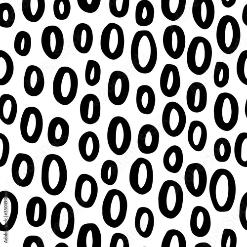 black and white seamless pattern with doodle circles