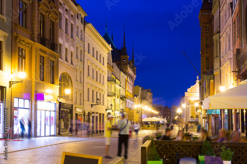 Fototapeta Naklejka Na Ścianę i Meble -  Torun  city historical streets and  building at evening in Poland