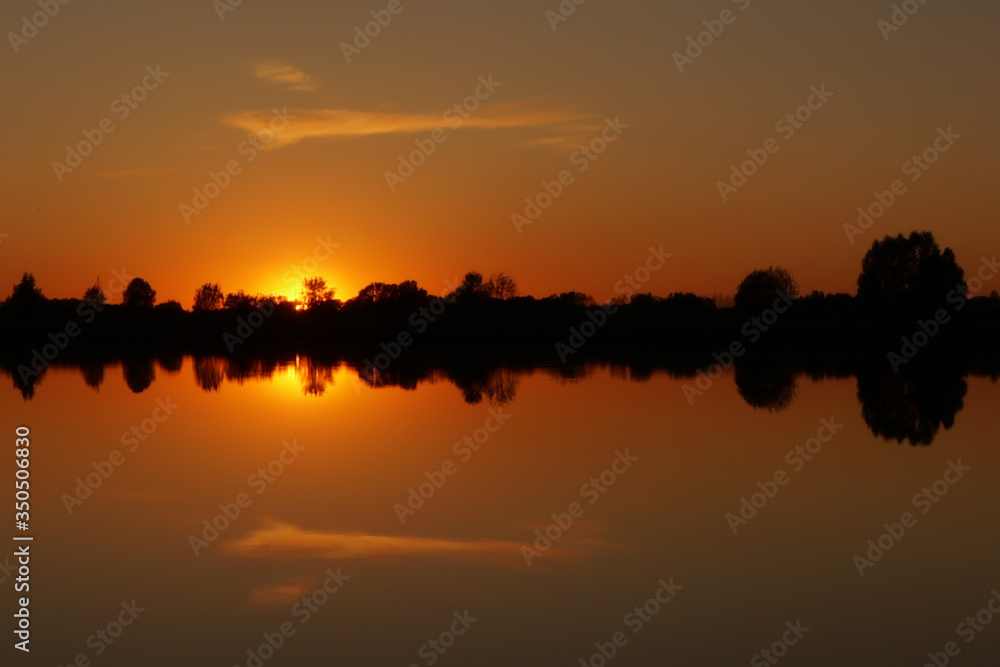 sunset, sky, water, lake, sun, clouds, nature, landscape, sunrise, evening, river, reflection, orange, silhouette, 