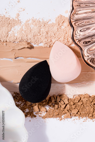 black and pink beauty blender for makeup