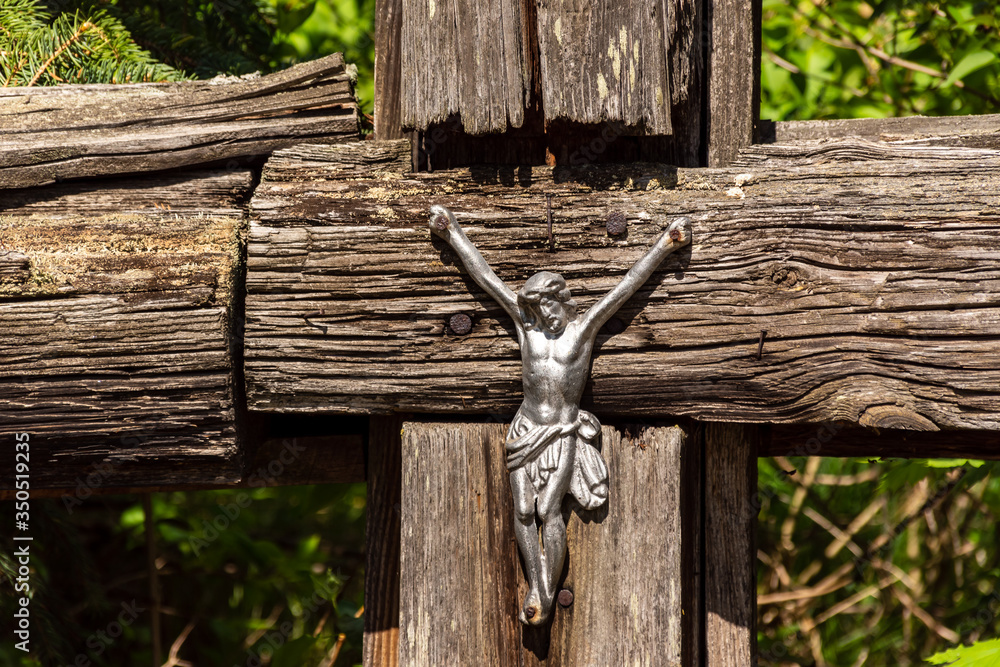 Krzyże przydrożne. Wieś Zawyki nad Narwią, Podlasie, Polska Krzyże przydrożne. Wieś Zawyki nad Narwią, Podlasie, Polska