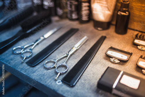 accessories for haircuts are on the shelf in the salon