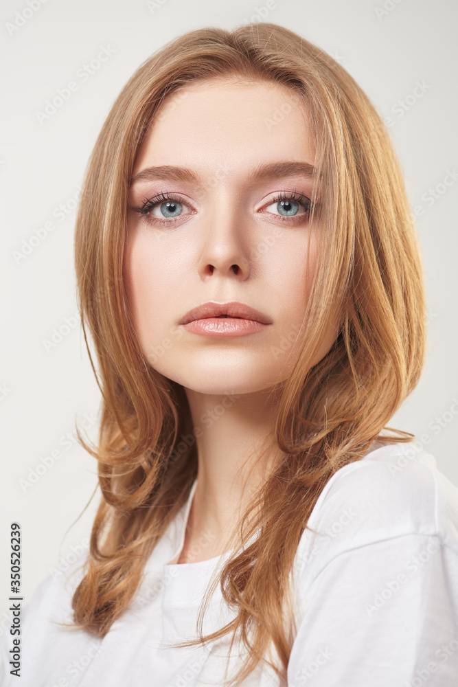 blonde girl with natural makeup blonde girl with natural makeup