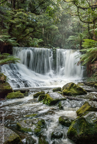 Fototapeta Naklejka Na Ścianę i Meble -  Horseshoe Falls- Tasmania