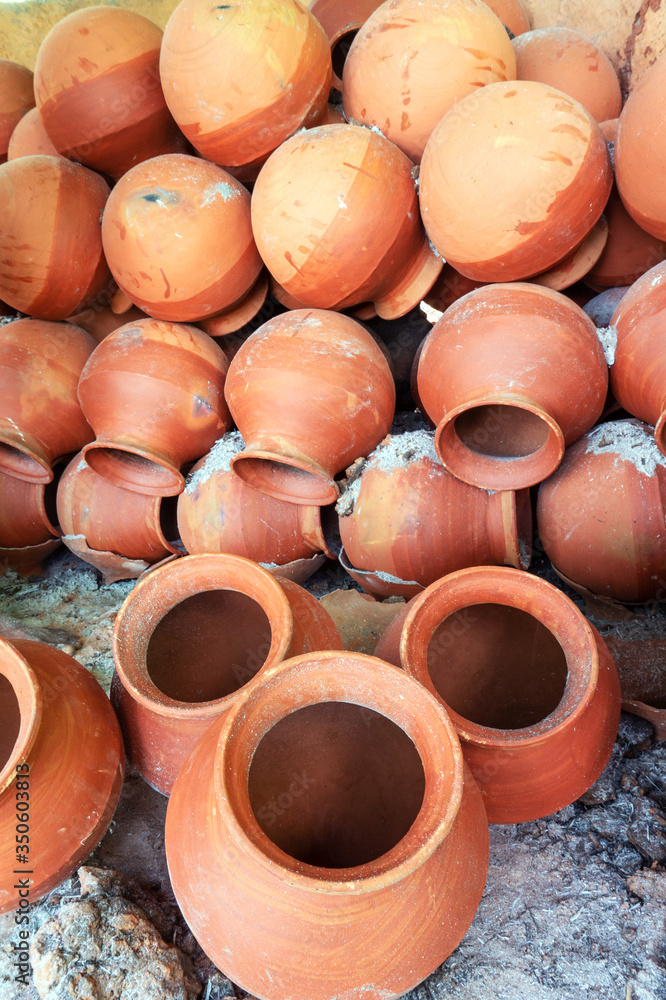 clay pots are arranged in Potter's pot burning chimney after burning for sale