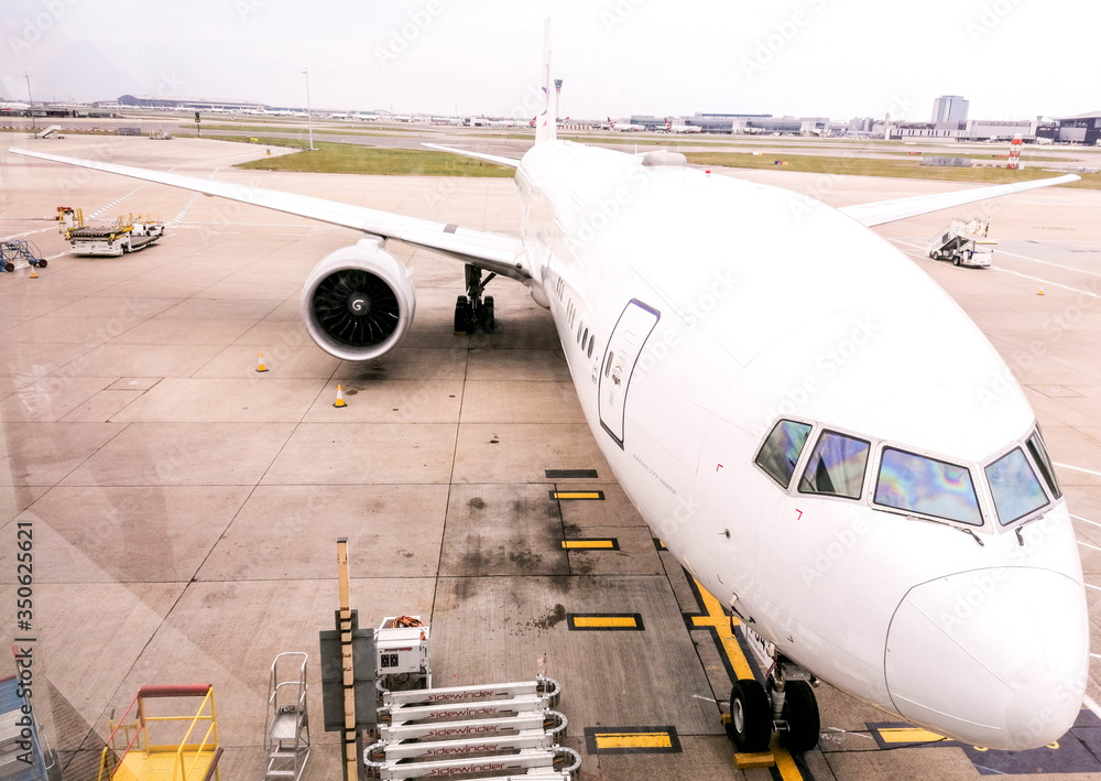 Obraz premium Aircraft At The Gate