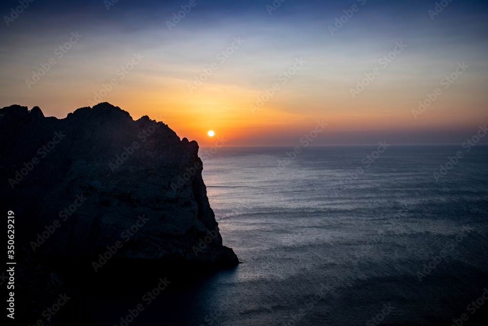 Sunset in the middle of the sea Sunset in the middle of the sea