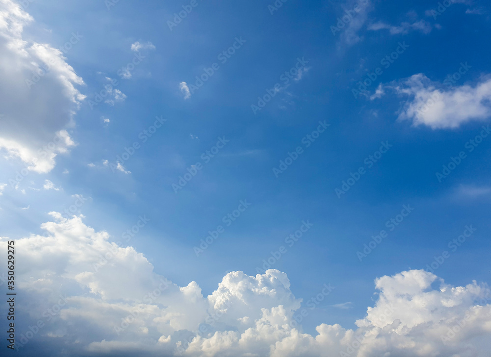 Obraz premium Summer sky.The sky is the space around the Earth which you can see when you stand outside and look upwards.skies clear.