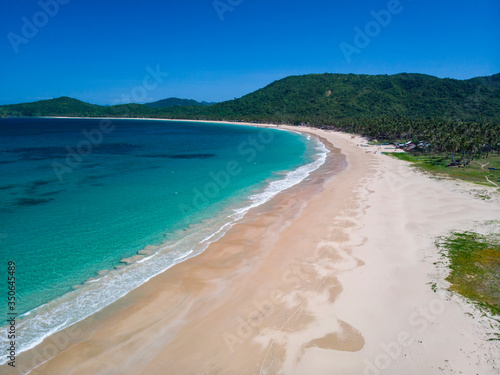 Extraordinary tropicl beach on the Philippine island © Lukasz