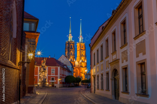 evening streets and a view of the Wroclaw cathedral
