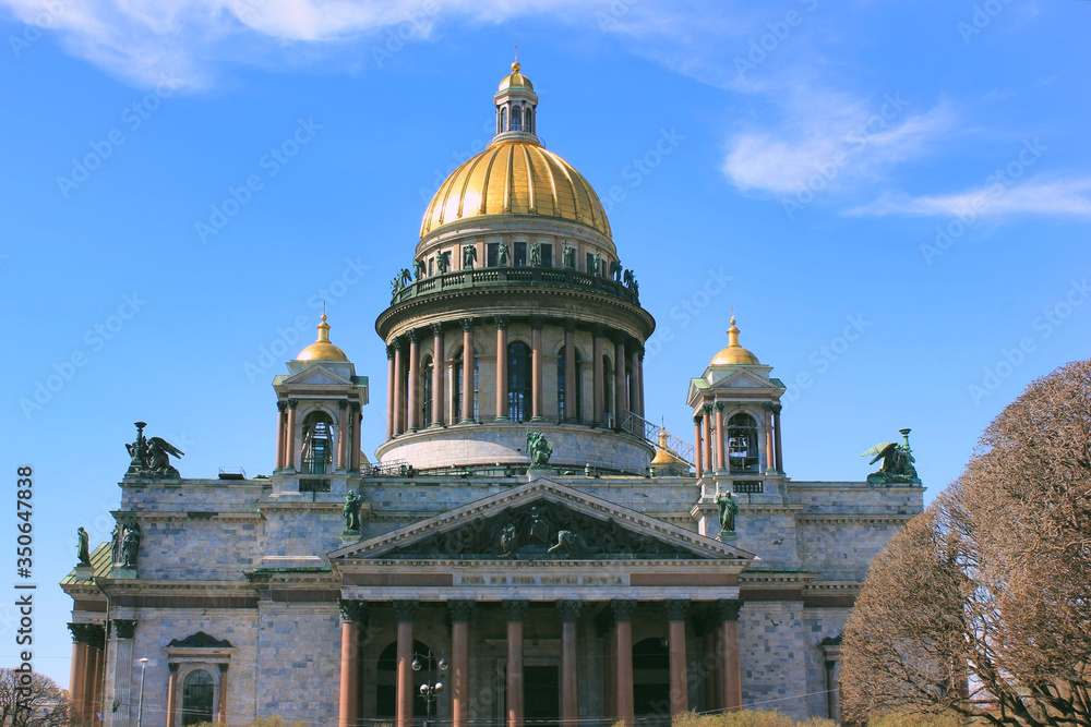 Saint Isaac's Cathedral in Saint Petersburg, Russia scenic wallpaper. Creative outdoor view of famous church, majestic cathedral architeture
