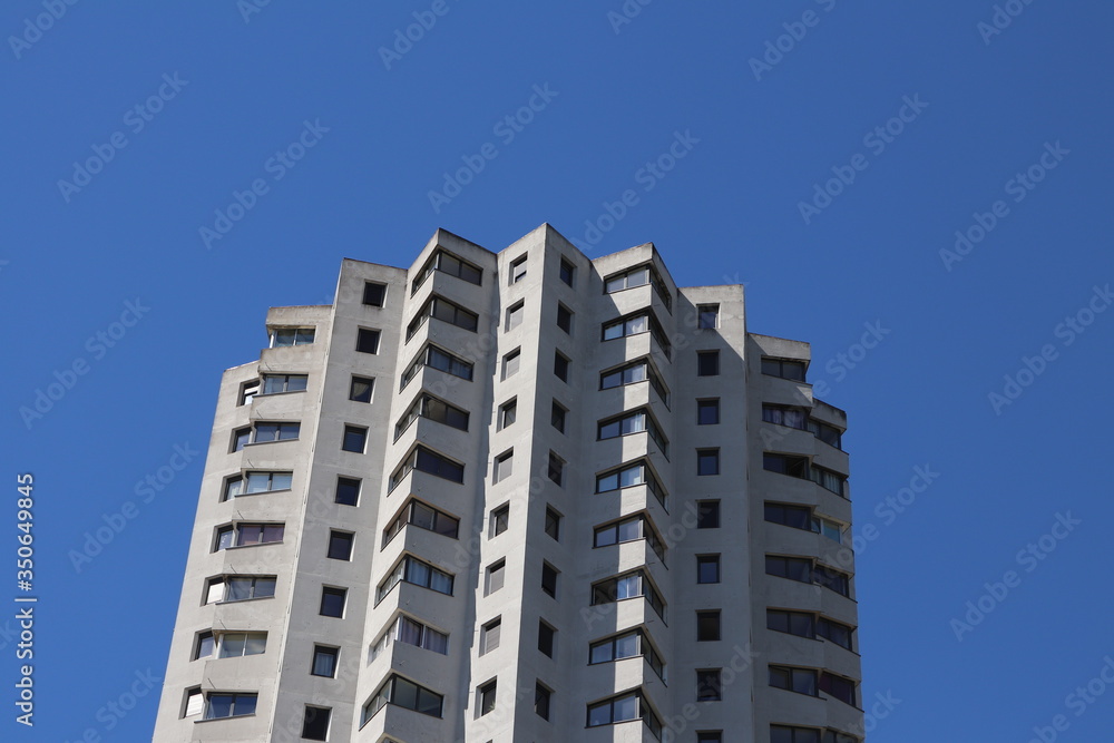 La tour panoramique de La Duchère construite au 20 ème siècle dans le quartier de la Duchère à Lyon - Ville de Lyon - 9 ème arrondissement - Département du Rhône - France La tour panoramique de La Duchère construite au 20 ème siècle dans le quartier de la Duchère à Lyon - Ville de Lyon - 9 ème arrondissement - Département du Rhône - France
