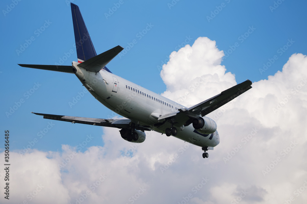 The plane is in the sky, the plane is landing The plane is in the sky, the plane is landing