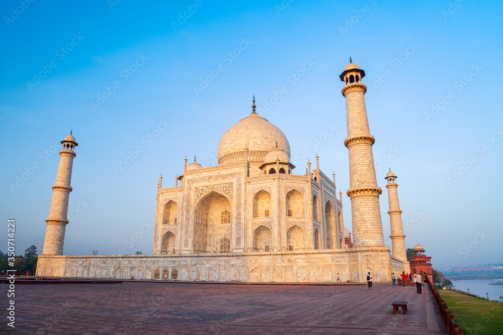 Fototapeta premium Taj Mahal marble mausoleum, Agra